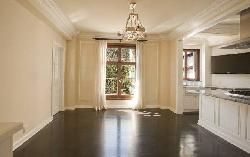 Country Club Manor