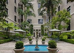 Country Club Manor