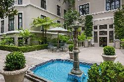 Country Club Manor