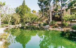 Lakeside Villas