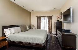 Sweetzer Villa
