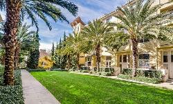Crescent Walk