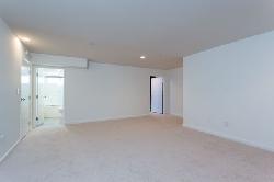 7124 Hollywood