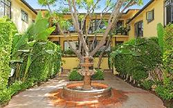 1318 N Crescent Heights