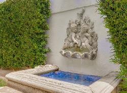 Fleur de Lis Brentwood