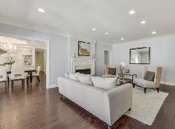 Fleur de Lis Brentwood