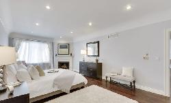 Fleur de Lis Brentwood