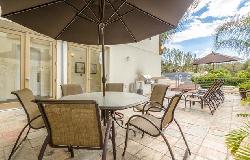 Laurelwood Villas