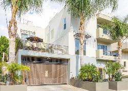 Laurelwood Villas