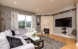 Laurelwood Villas