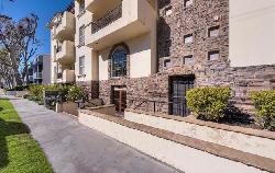 12407 Moorpark