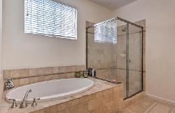 12407 Moorpark