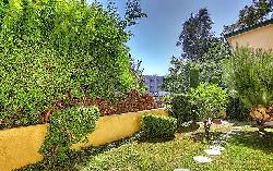 Laurelwood Terrace