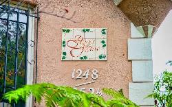 Flores House