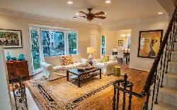 Flores House