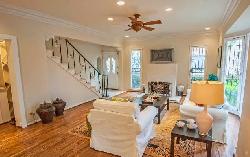Flores House