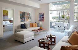 Avenue, The