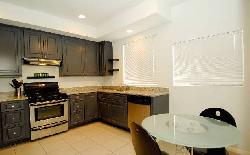 850 Poinsettia Pl