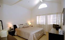 850 Poinsettia Pl