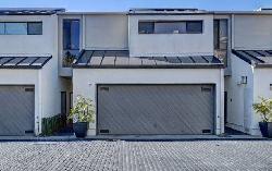 Sea Colony I