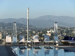 3033 Wilshire