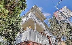 Hillhurst, The