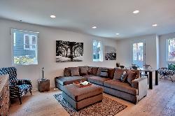 11912 Laurelwood