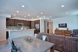 11912 Laurelwood