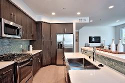 11912 Laurelwood