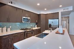 11912 Laurelwood