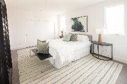 935 N Hudson