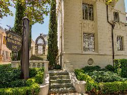 Chateau Rossmore