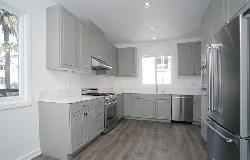 230 S Hamilton