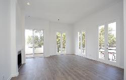 230 S Hamilton