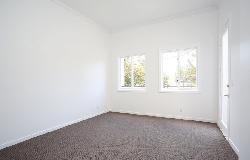 230 S Hamilton