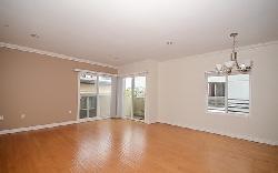 980 Oxford Villa