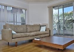 10633 Eastborne
