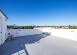 Rose Avenue Apartments