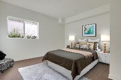 Micropolitan at Larchmont Village