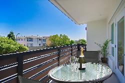 Micropolitan at Larchmont Village
