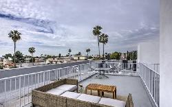 Residence at 1400 Vista, The