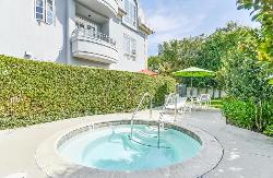515 S Orange Grove