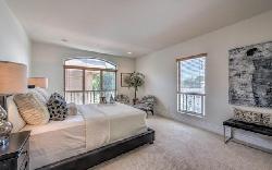 Toluca Lake Villas