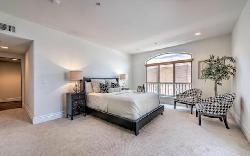 Toluca Lake Villas