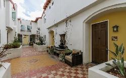 Colfax Villas