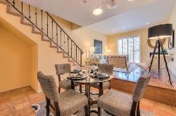 Villas at Moorpark, The