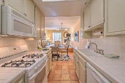 Villas at Moorpark, The