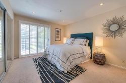 Villas at Moorpark, The