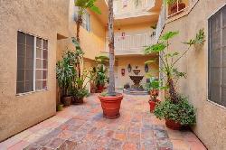 Villas at Moorpark, The