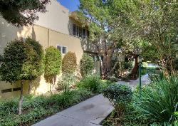 Studio City Villas